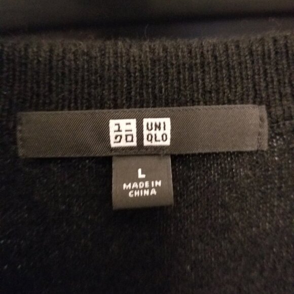 Uniqlo Cashmere Sweater Black - Picture 3 of 4